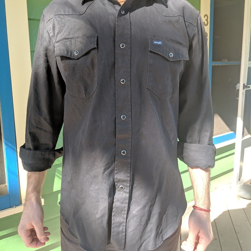 Black Wrangler Pearl Snap Button Up Shirt Like New